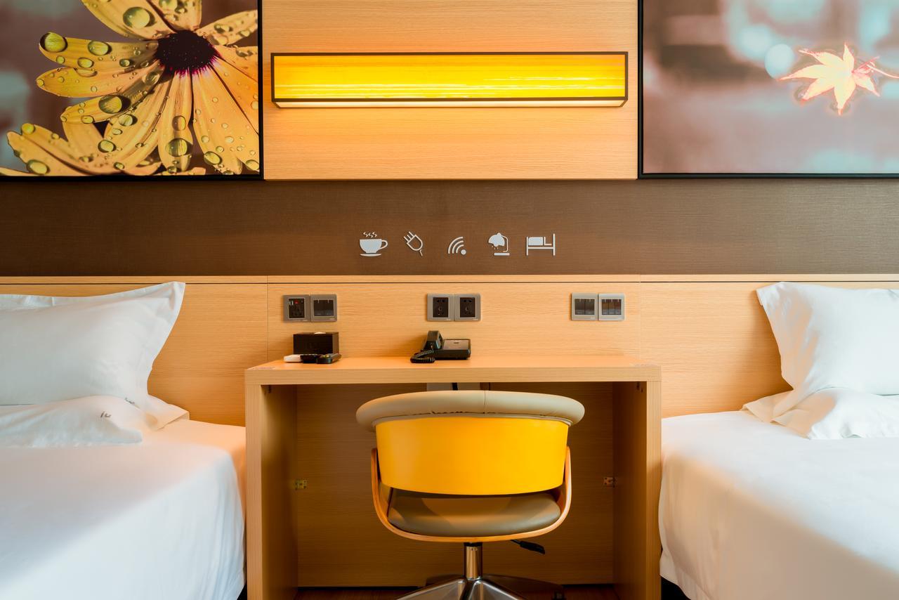 IU Hotel Zhanjiang Haibin Avenue Xinhaimingchen Luaran gambar